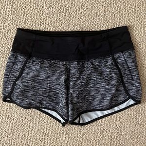 Patterned Grey/Black Lululemon Speed Up Short